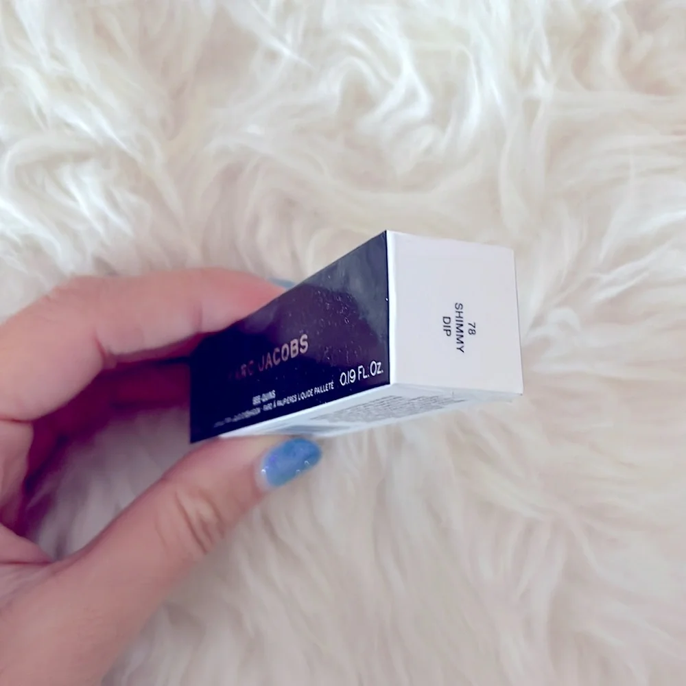 BRAND NEW IN BOX MARC JACOBS LIQUID EYESHADOW IN “SHIMMY DIP”